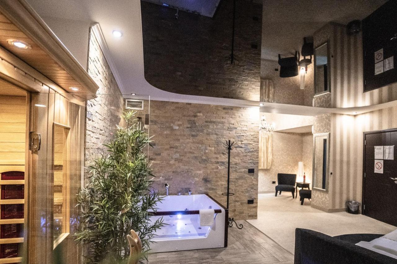 Madison Inn Suites - Wilson'S Square Beograd Eksteriør bilde
